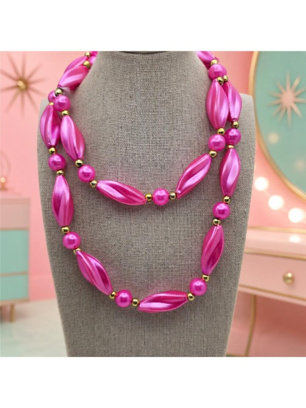 Pink Lucite Beaded Necklace 34 In Molded Twist Gold Tone Statement Vintage